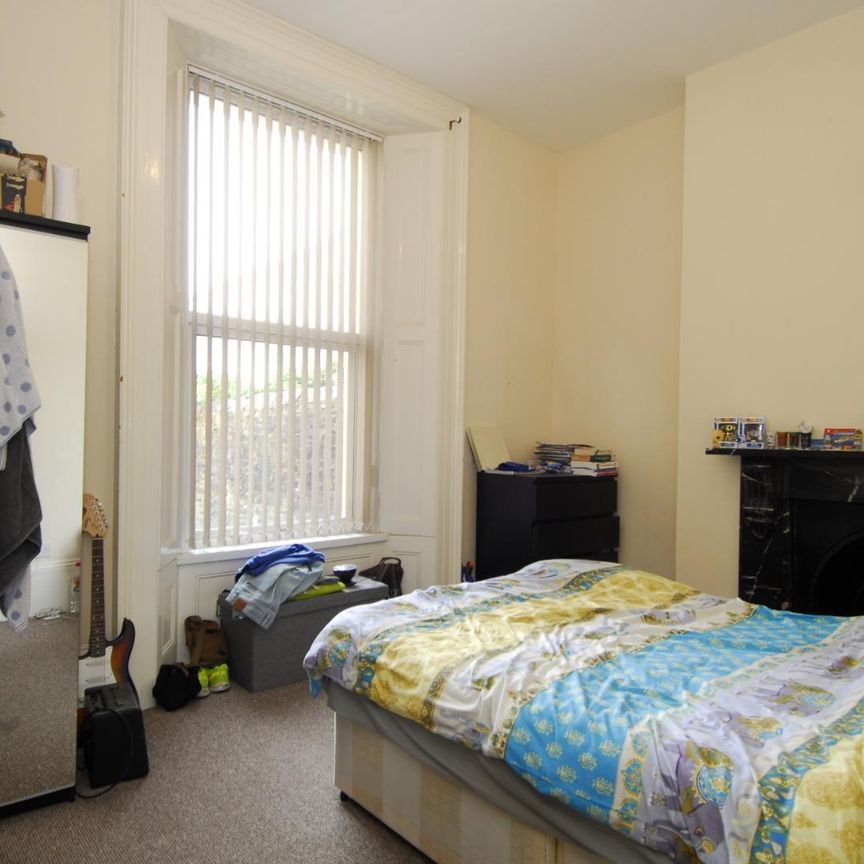 Woodland Terrace, Flat 1, Plymouth - Photo 1