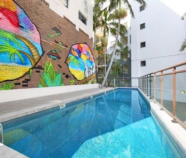 Comfortable unit in a convenient location - Photo 4