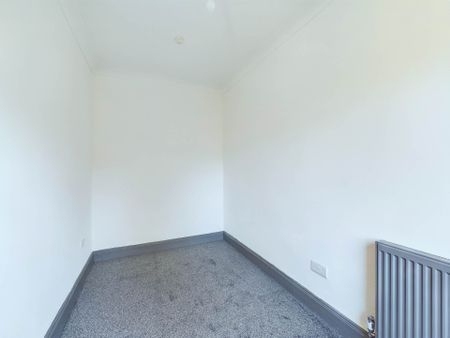 Price £995 pcm - Available Now - Unfurnished - Photo 3