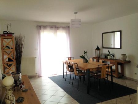 Location Maison 4 pièces 111m² GENAS 69740 - Photo 2