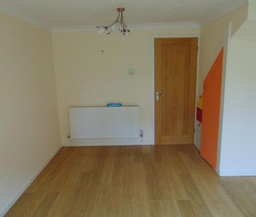 2 bedroom semi-detached house to rent - Photo 6