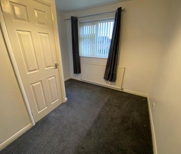 4 bedroom detached house to rent - Photo 3