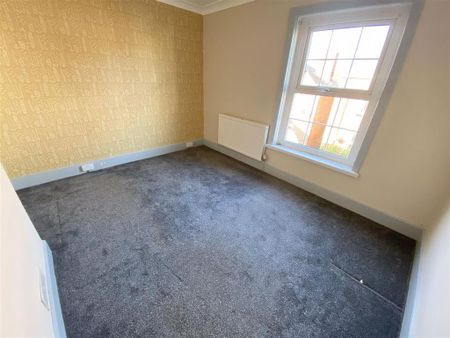 3 bedroom end of terrace house to rent - Photo 4