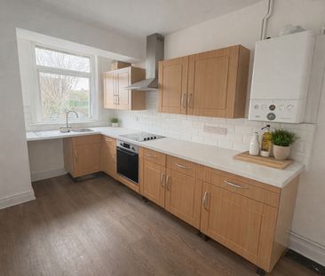 2 bedroom semi-detached house to rent - Photo 4