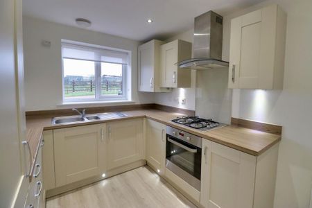 2 bedroom semi-detached house to rent - Photo 5