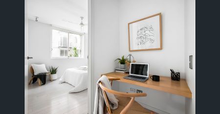 Large & Modern 2 Bedroom Bondi Beach Apartment with Parking - Photo 3