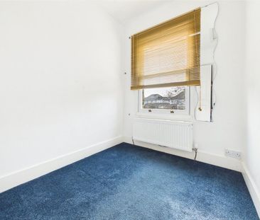 3 bedroom end of terrace house to rent - Photo 3