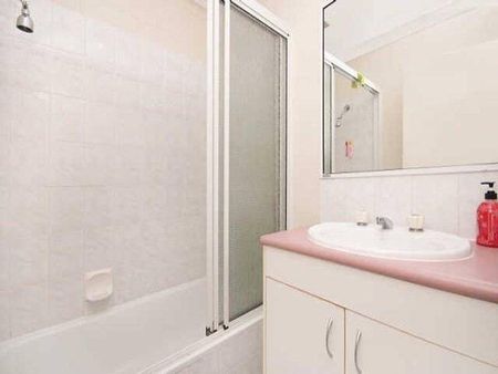 QUIET COMPLEX - CENTRAL LOCATION - Photo 5