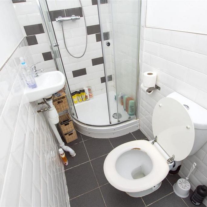 5 bedroom apartment to rent - Photo 1