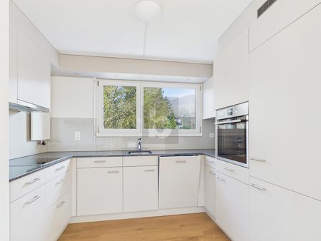 LIGHT-FLOODED WITH A VIEW OF THE NATURE - Photo 2