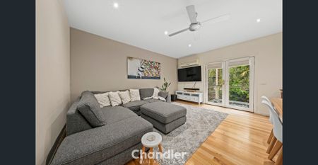 CHARACTER FAMILY HOME - Photo 2