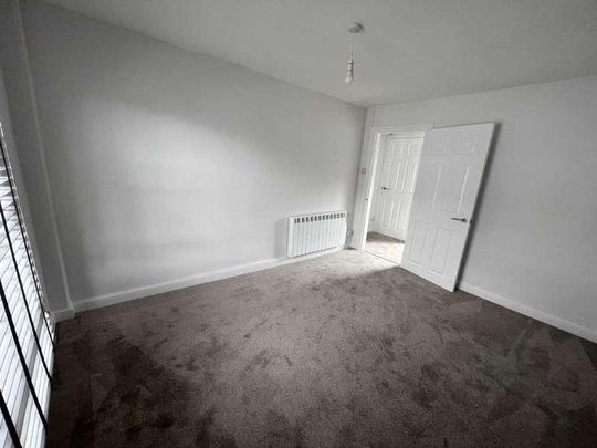 Holyrood Street, Chard, TA20 - Photo 1