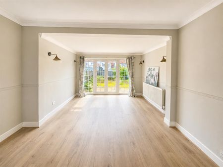 East Rochester Way, Sidcup DA15, London - Photo 5