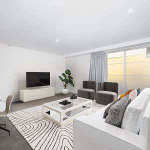 Contemporary Two-Level Apartment in Coveted Chapel Street Precinct - Photo 2