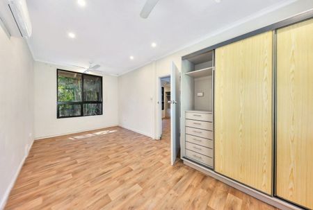 PRIME LOCATION WITH EVERYDAY CONVENIENCE - Photo 4