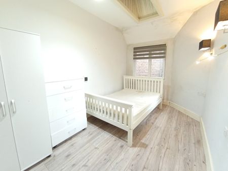 3 Bed Flat, Stuart Crescent, N22 - Photo 3