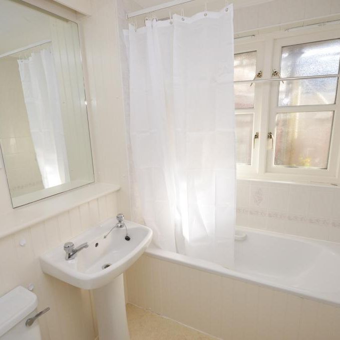 1 bedroom ground floor flat to rent - Photo 1