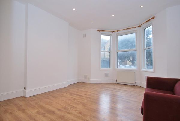 3 bedroom ground floor flat to rent - Photo 1