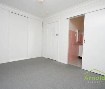 PERFECT LOCATION FOR SUMMER - 1 BED MEREWETHER - Photo 2