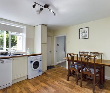 2 bedroom end of terrace house to rent - Photo 6