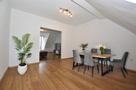 In perfekter, zentraler Lage in Friesoythe wohnen! Top-gepflegte Dachgeschosswohnung mit Südbalkon - Photo 3