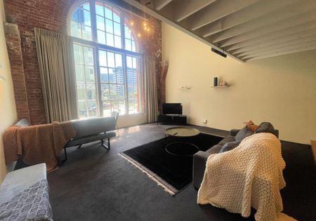 Two bedroom Character CBD Apartment - Photo 2