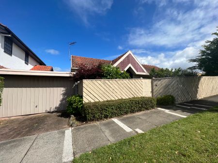 403B Glen Eira Road CAULFIELD NORTH - Photo 4