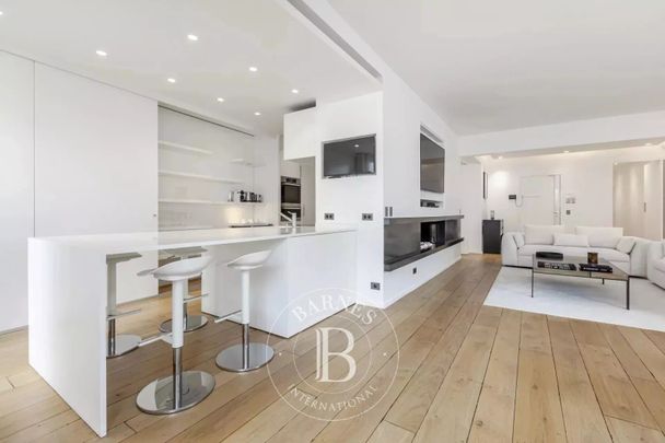 Tout savoir sur cet appartement dans le quartier Triangle d'Or, à Paris 8ème - Photo 1