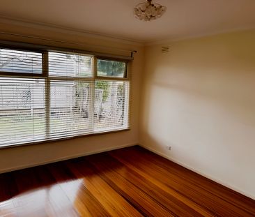 3 Bed, 1 Bath - Photo 4