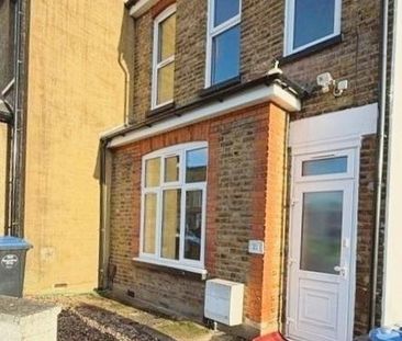 3 bedroom terraced house to rent - Photo 6