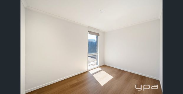 PRACTICAL LIVING IN A CONVENIENT WERRIBEE LOCATION! - Photo 1