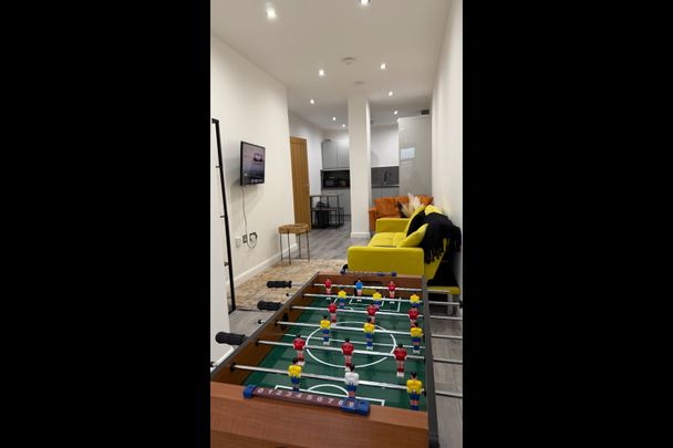 1 Bed Flat, Burleys Way, LE1 - Photo 1