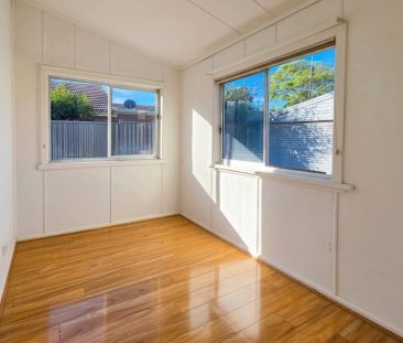 Generous Living in a Prime Altona Pocket - Photo 6