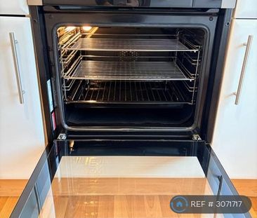 3 bedroom flat to rent - Photo 6