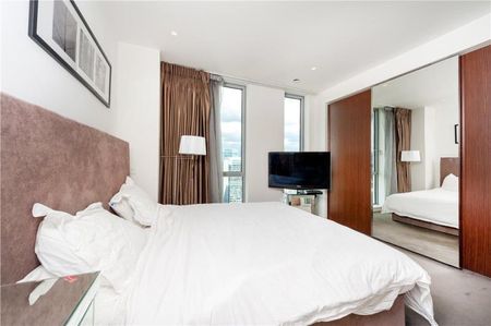 Pan Peninsula East, Canary wharf, London, E14 - Photo 5