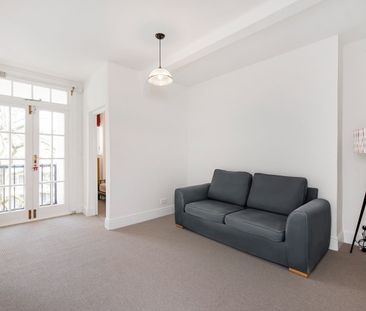 Studio Flat, Abbey House, NW8 - Photo 3