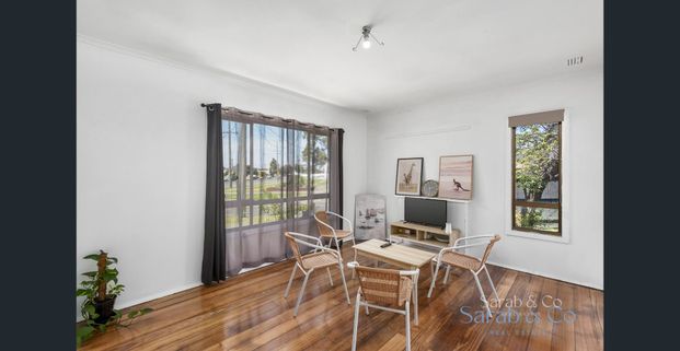 Comfortable 2 Bedroom Home With Space and Convenience..!! - Photo 1