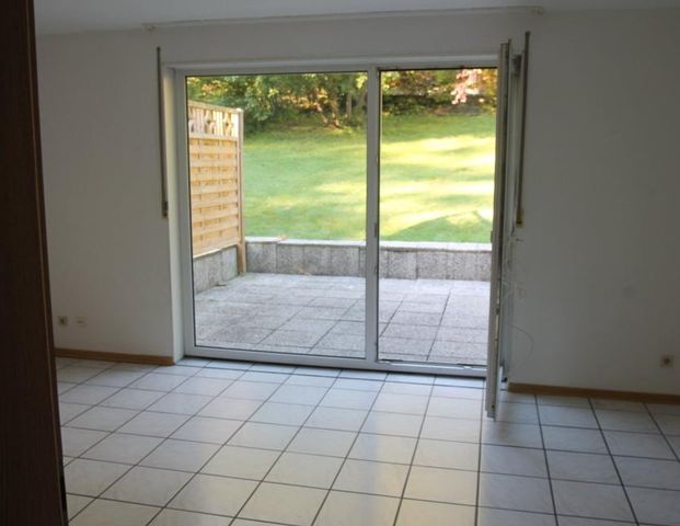 2-Zimmer-Wohnung 48qm mit Küche + große Terrasse 27qm im Grünen - Foto 1