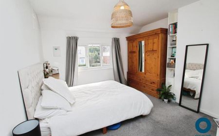 If you are looking for a well presented 3 bedroom house to rent in the Speedwell/St George area with a garden and off street parking, then this could be the property for you. Please contact us for more information…. - Photo 3