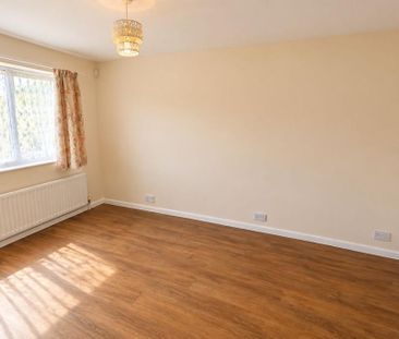 3 bedroom detached bungalow to rent - Photo 3