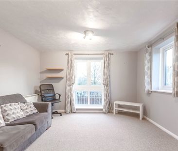 Crates Close, - Photo 1