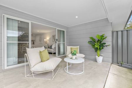 Contemporary Elegance: Bright, Stylish, and Convenient Living. - Photo 4