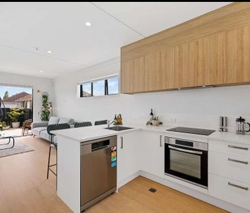 Modern 2BR Townhouse in Panmure! - Photo 6