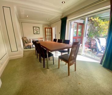 4 bedroom detached house to rent - Photo 2