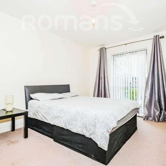 Coombe Way, Farnborough, GU14 - Photo 1