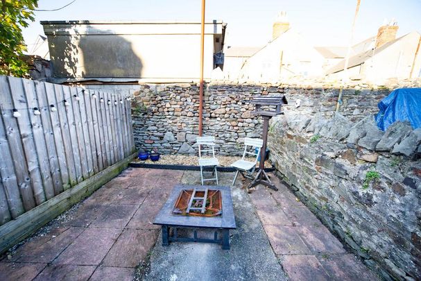 2 bedroom terraced house to rent - Photo 1