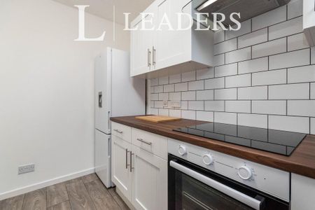 1 bedroom flat to rent - Photo 2