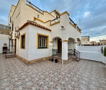 Alquiler de chalet adosado en Calle Lagunas de Ruidera - Photo 3