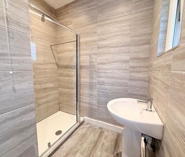 Southern Road, Camberley - 1 bedroomProperty for lettings - Seymours - Photo 6