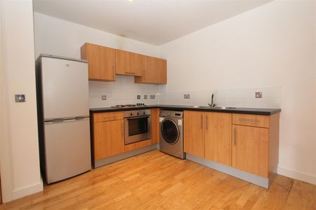 Waterloo Apartments, Leeds City Centre, LS10 1JA - Photo 5